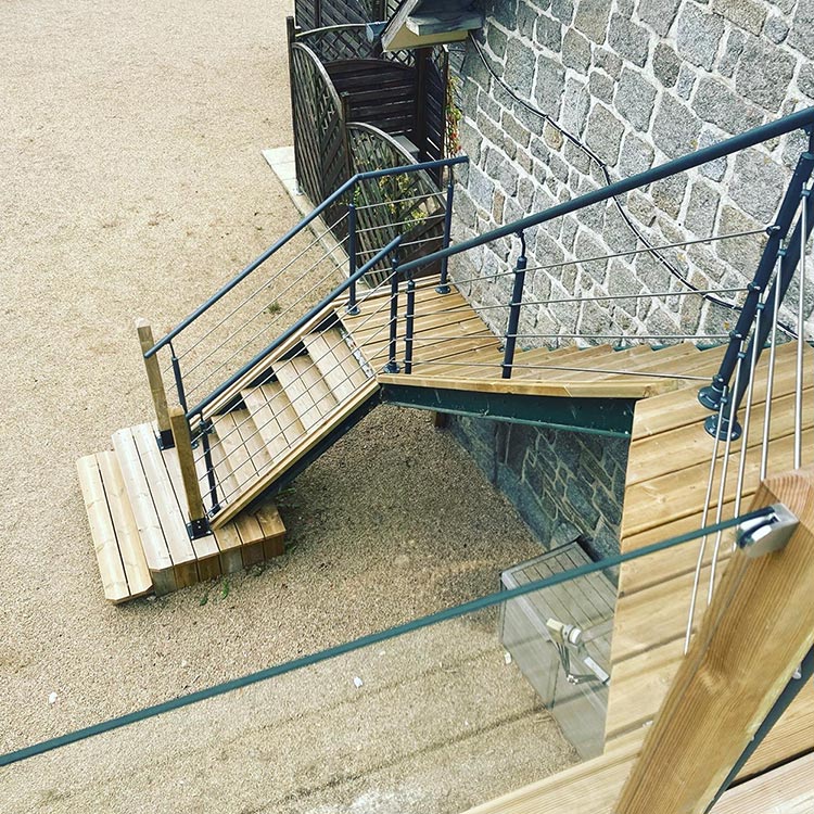 Nouvel escalier en bois